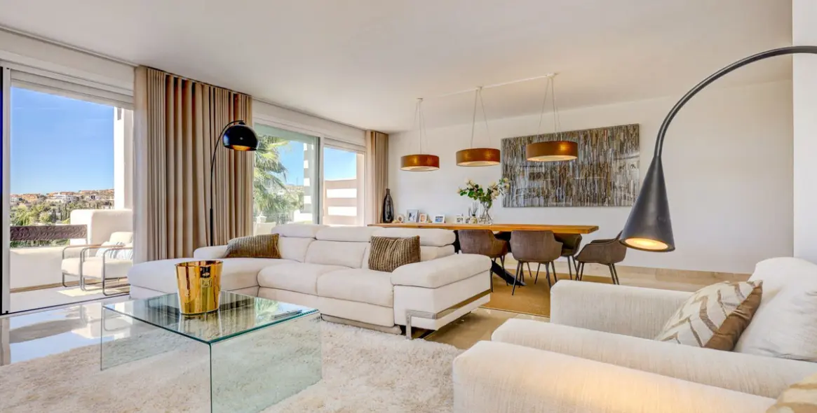 Продажа двухуровневого пентхауса в Benahavís 15