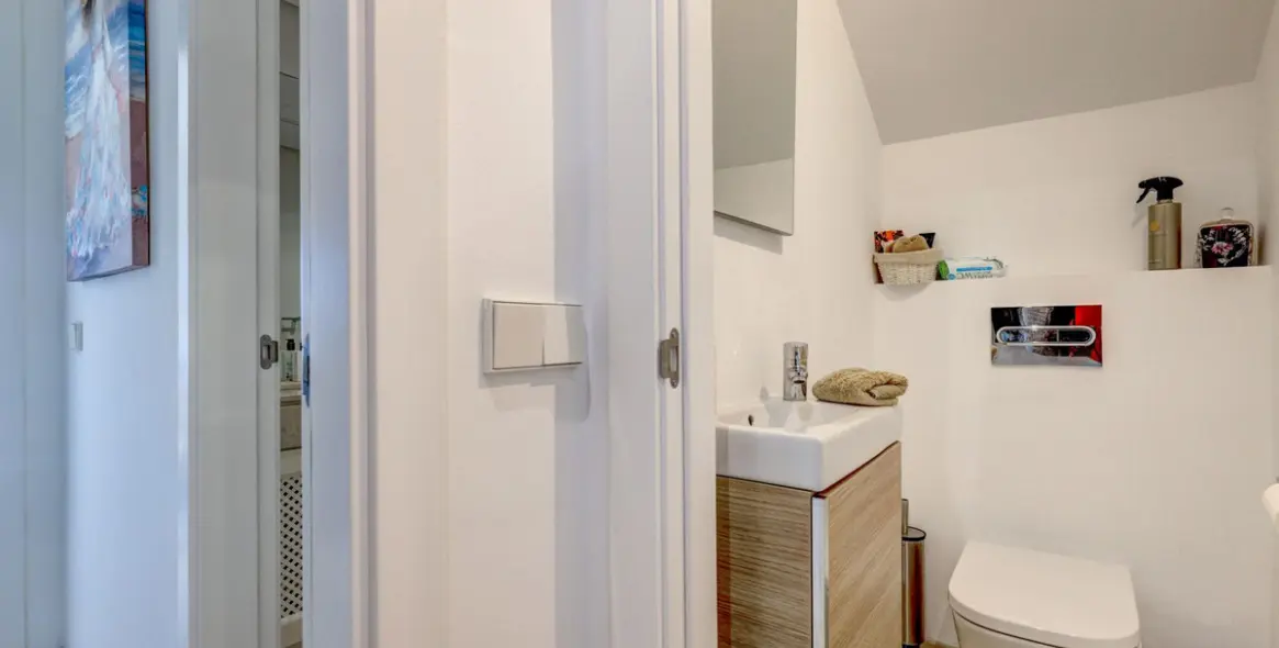 Продажа двухуровневого пентхауса в Benahavís 31