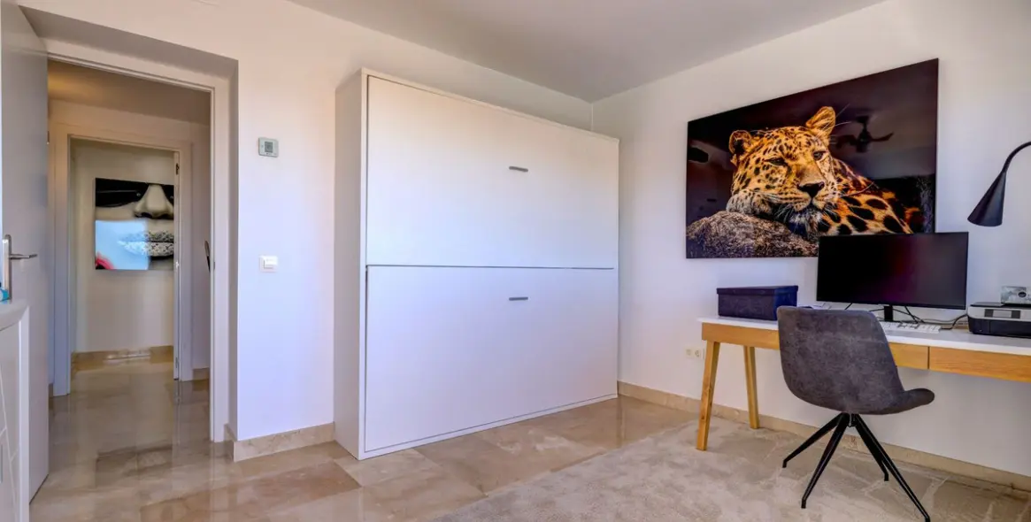 Продажа двухуровневого пентхауса в Benahavís 32