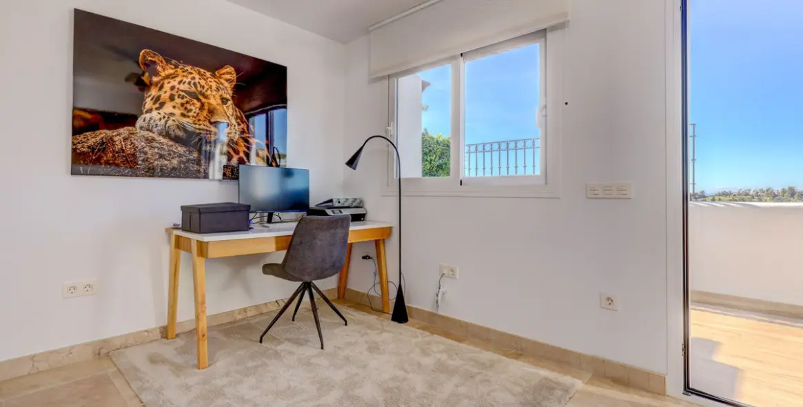 Продажа двухуровневого пентхауса в Benahavís 33