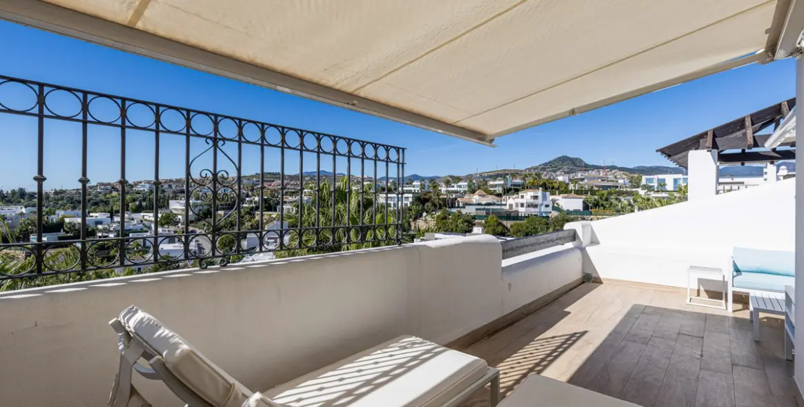 Продажа двухуровневого пентхауса в Benahavís 36