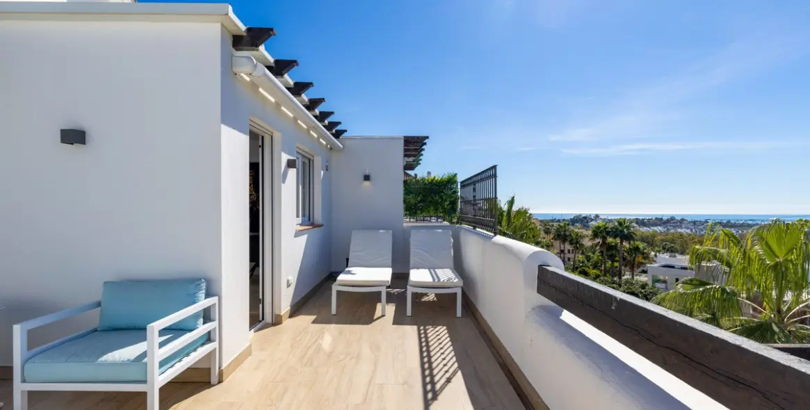 Продажа двухуровневого пентхауса в Benahavís 37