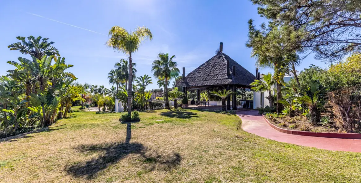 Продажа двухуровневого пентхауса в Benahavís 42