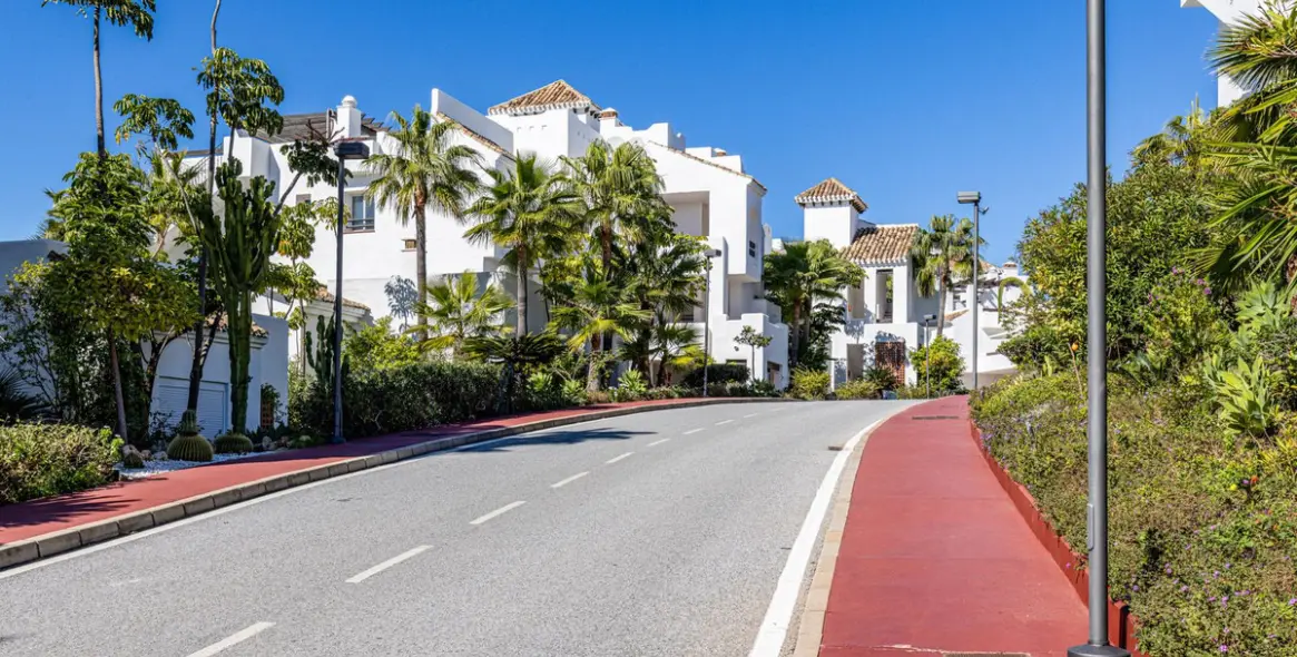 Продажа двухуровневого пентхауса в Benahavís 51