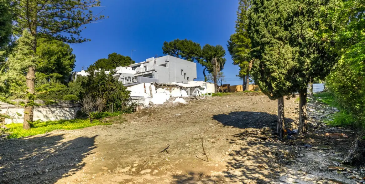 Venta de parcela residencial en Nueva Andalucía 4