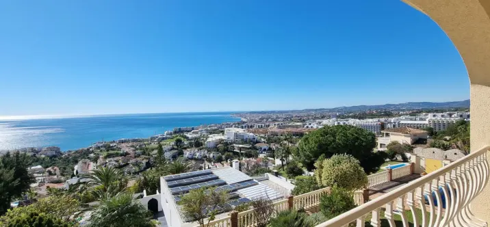 Venta de villa independiente en Benalmadena 0
