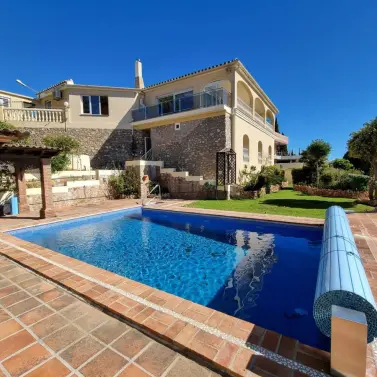 Venta de villa independiente en Benalmadena