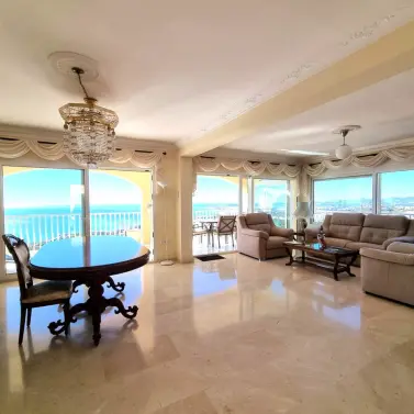 Venta de villa independiente en Benalmadena