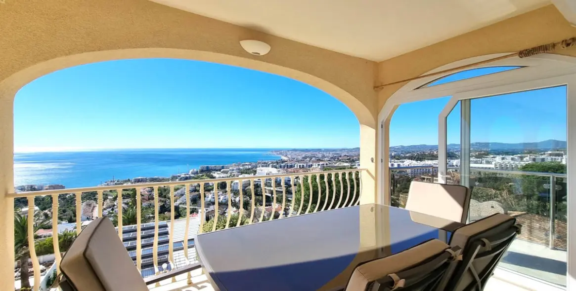 Продажа  отдельно стоящей виллы в Benalmadena 5