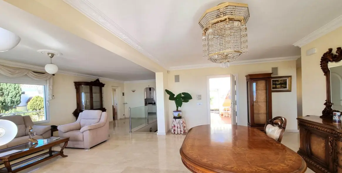 Продажа  отдельно стоящей виллы в Benalmadena 14