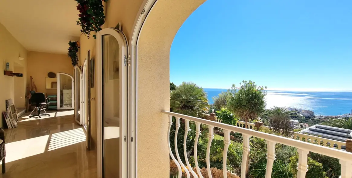 Продажа  отдельно стоящей виллы в Benalmadena 23