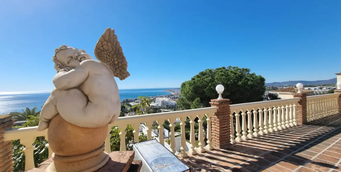 Продажа  отдельно стоящей виллы в Benalmadena 32