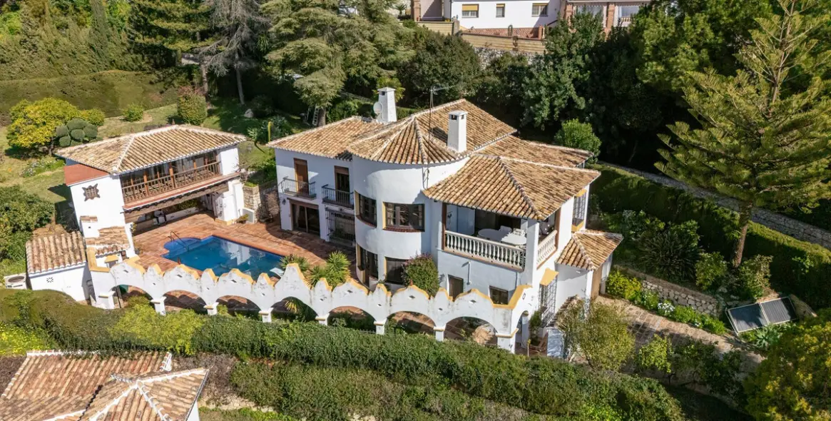 Sale of detached villa in Mijas 1