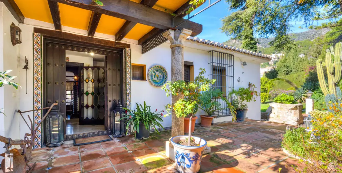 Sale of detached villa in Mijas 17