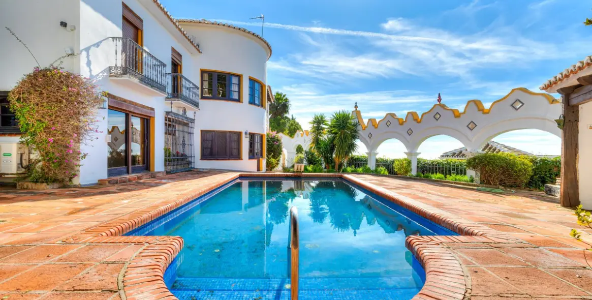 Sale of detached villa in Mijas 25