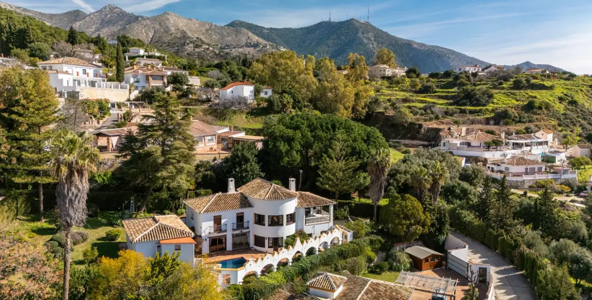 Sale of detached villa in Mijas 35