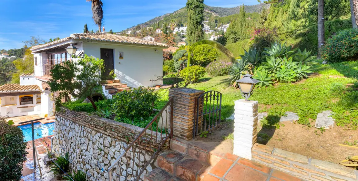 Sale of detached villa in Mijas 38