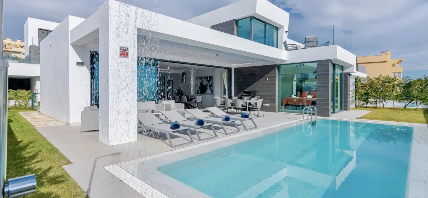 Venta de villa independiente en Calahonda 1