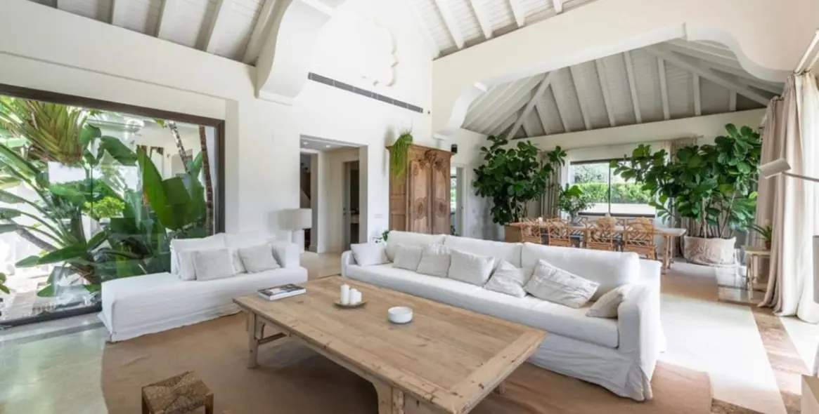 Long-term rent of detached villa in The Golden Mile 2