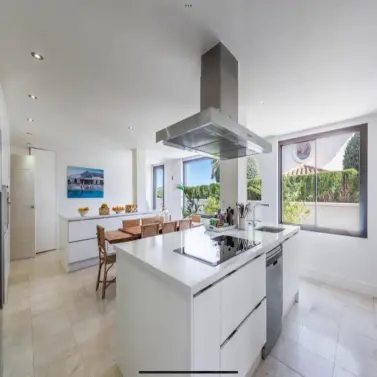 Long-term rent of detached villa in The Golden Mile