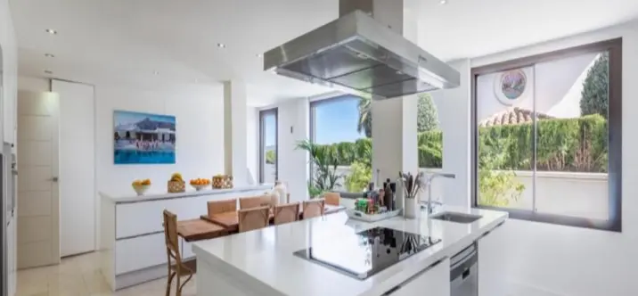 Long-term rent of detached villa in The Golden Mile 3