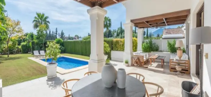 Long-term rent of detached villa in The Golden Mile 4