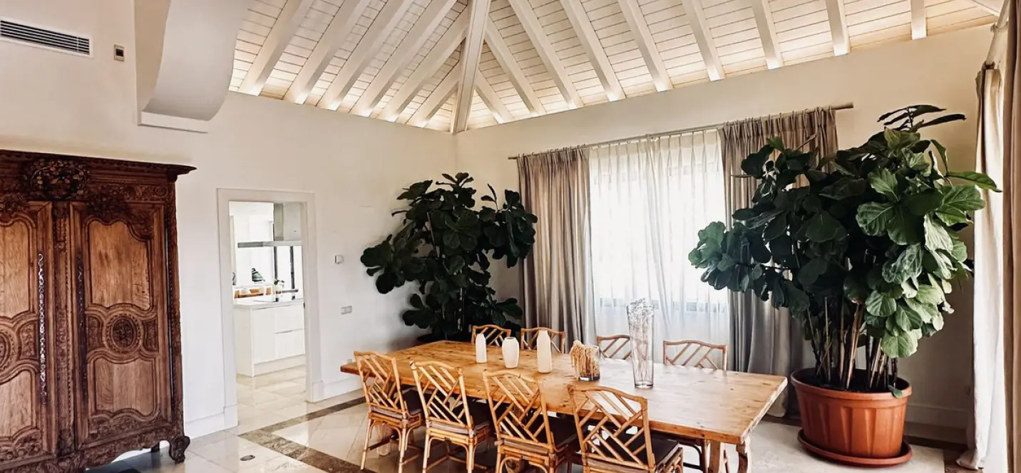 Short-term rent of detached villa in The Golden Mile 1