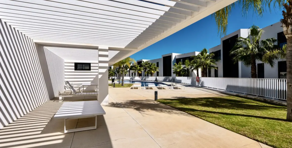 Долгосрочная аренда апартаментов на первом этаже в Nueva Andalucía 24