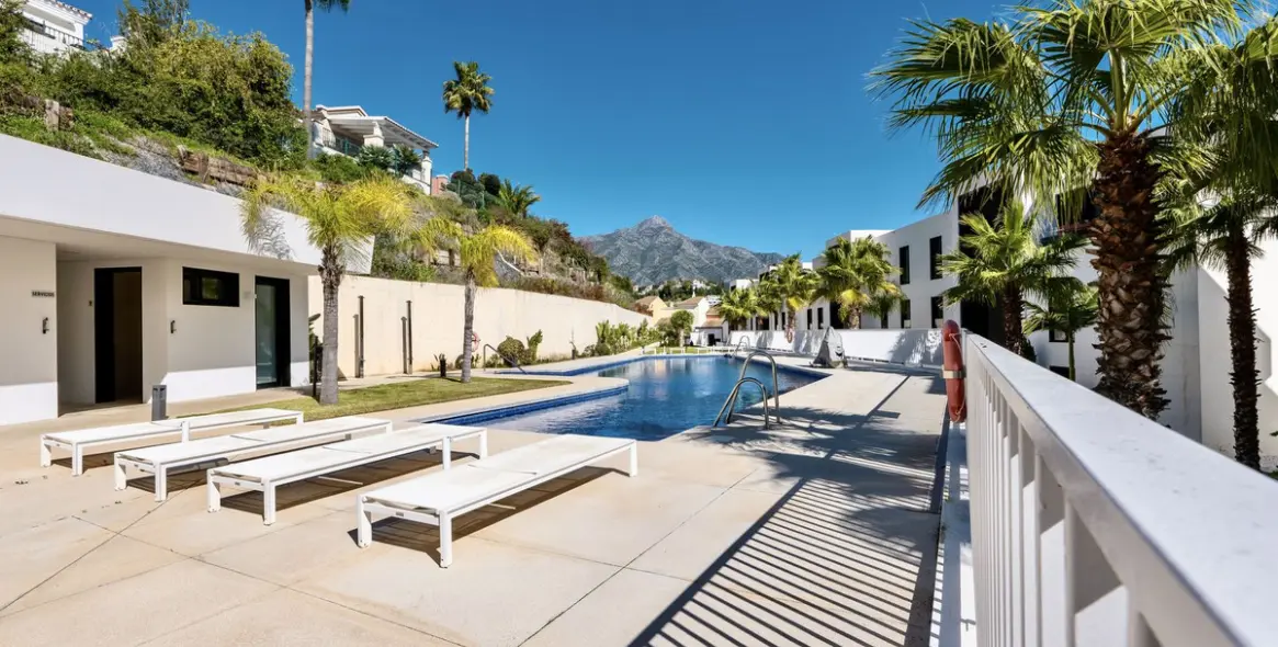 Долгосрочная аренда апартаментов на первом этаже в Nueva Andalucía 25