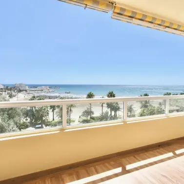 Venta de apartamento en planta media en Benalmadena