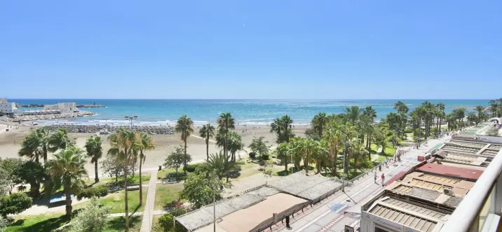 Venta de apartamento en planta media en Benalmadena 1
