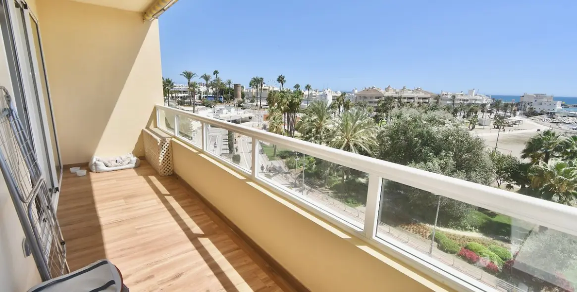 Venta de apartamento en planta media en Benalmadena 5