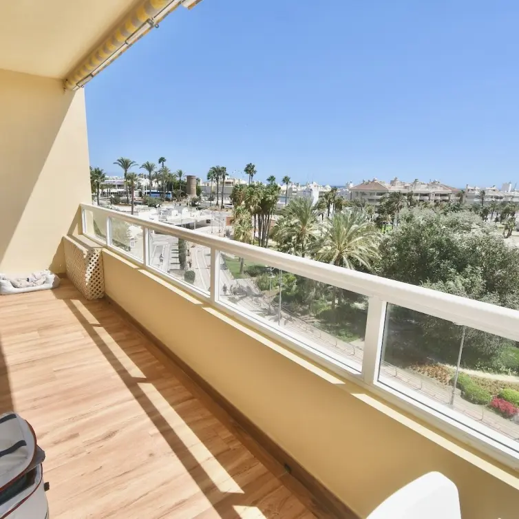 Sale of middle floor apartment in Benalmadena