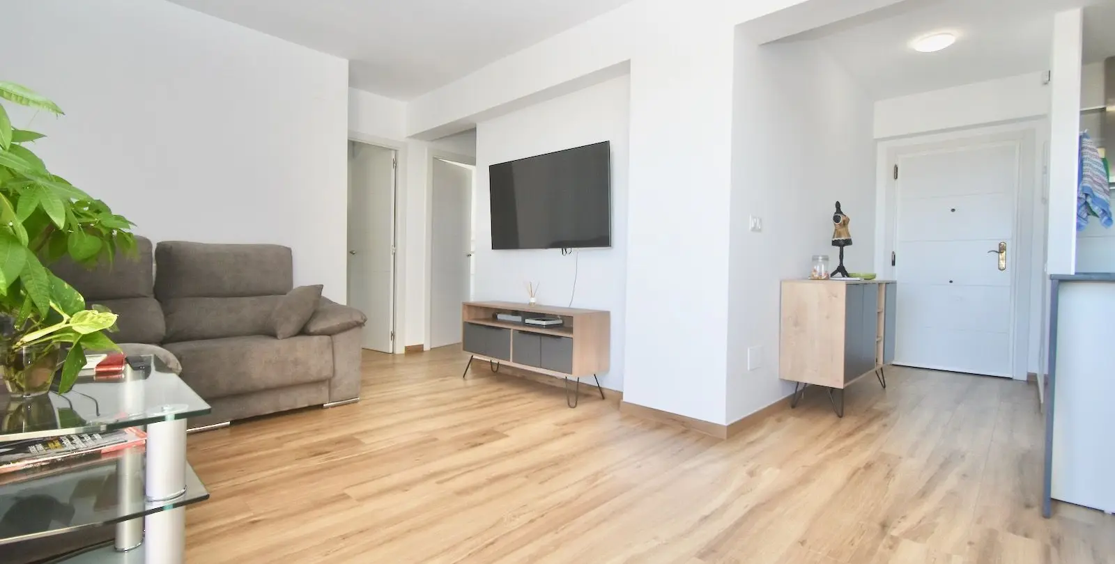 Sale of middle floor apartment in Benalmadena 9