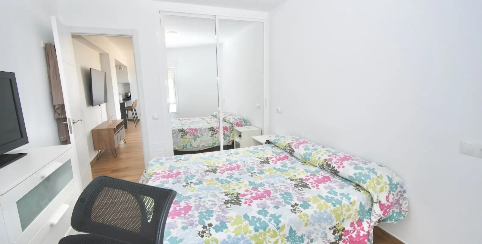 Sale of middle floor apartment in Benalmadena 17