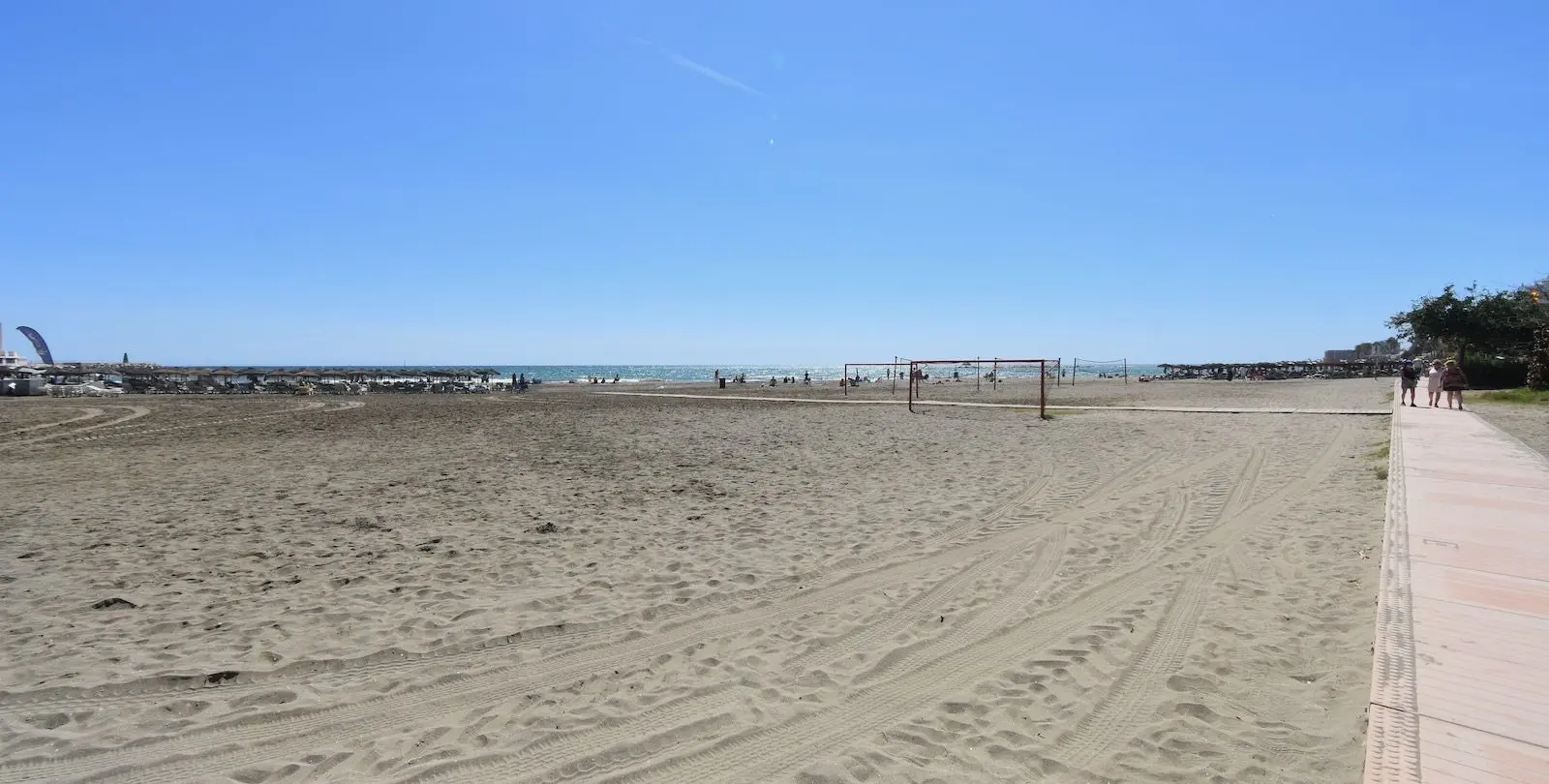Sale of middle floor apartment in Benalmadena 24