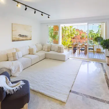 Venta de apartamento en planta baja en Nueva Andalucía