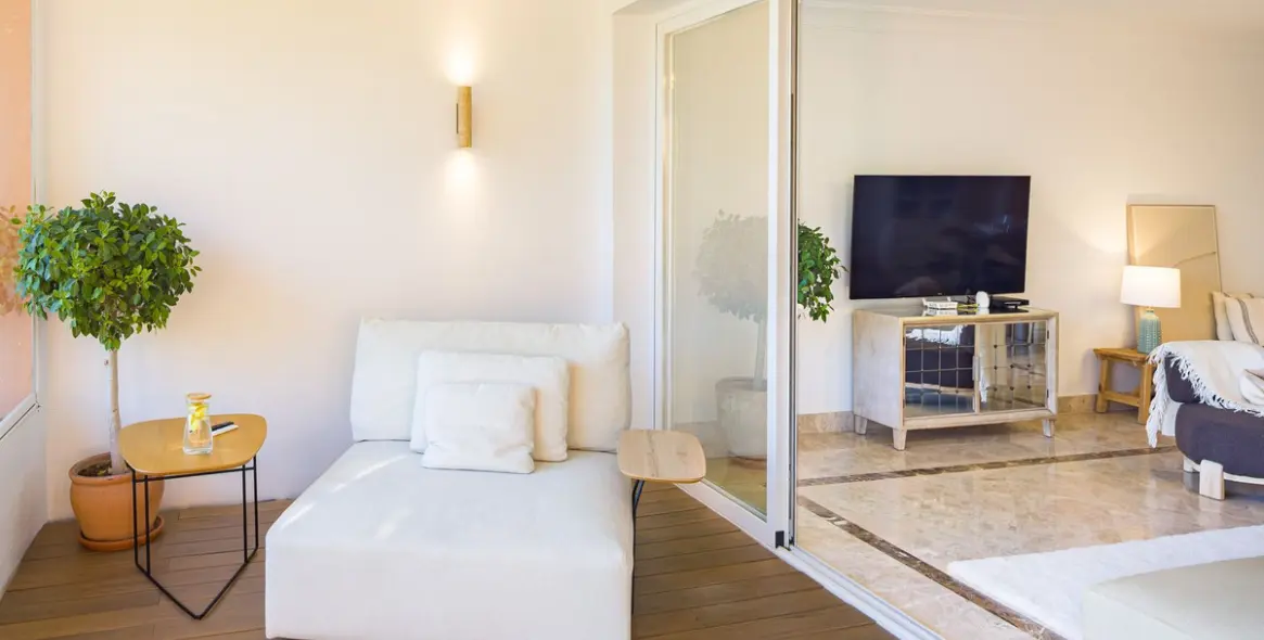 Venta de apartamento en planta baja en Nueva Andalucía 10