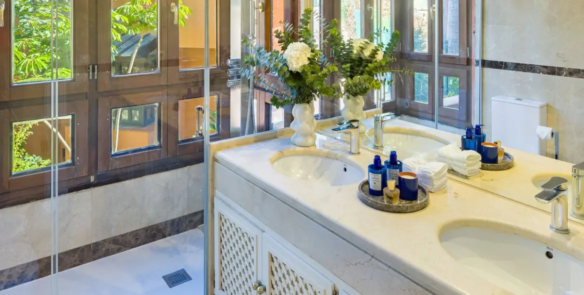 Venta de apartamento en planta baja en Nueva Andalucía 12