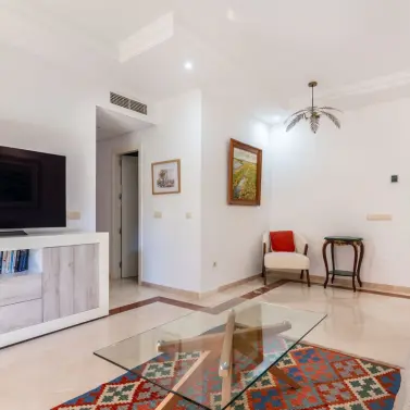 Venta de apartamento en planta media en Elviria