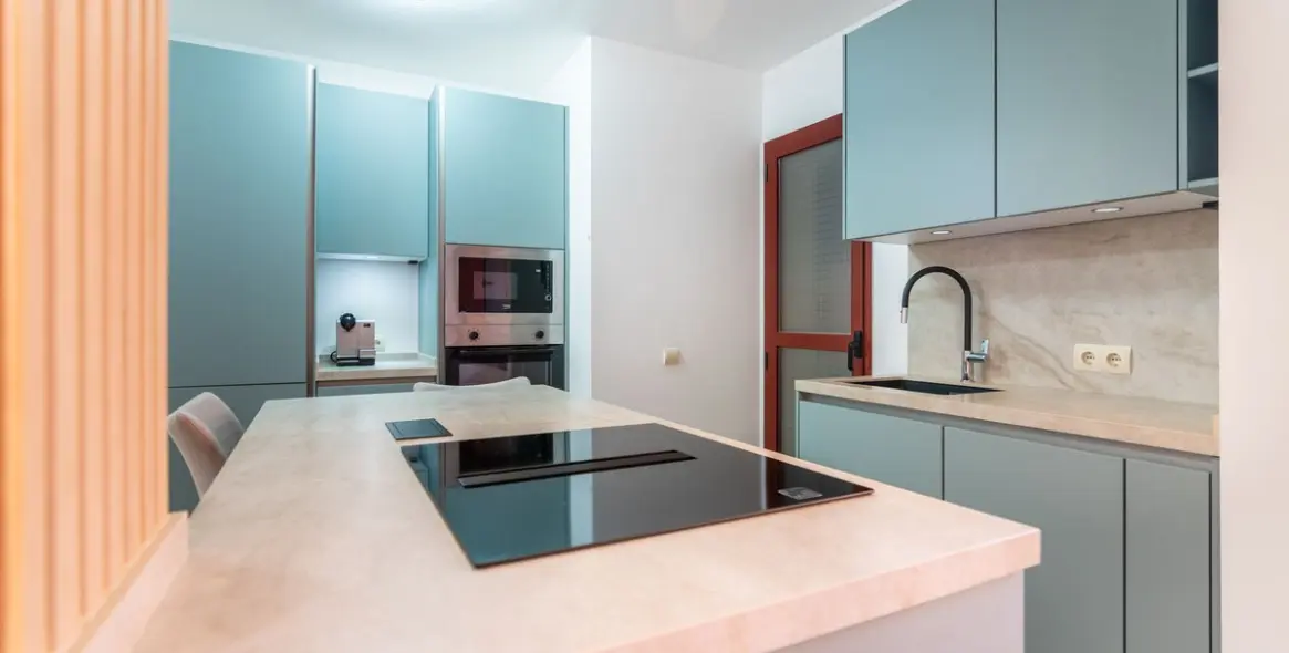 Venta de apartamento en planta media en Elviria 4