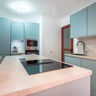 Venta de apartamento en planta media en Elviria