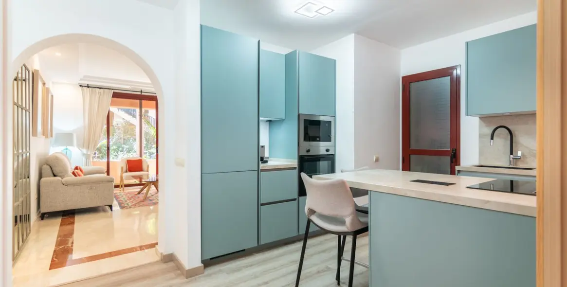 Venta de apartamento en planta media en Elviria 5