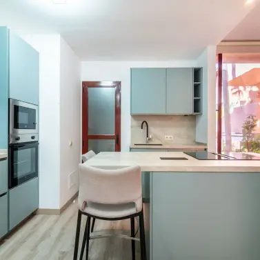 Venta de apartamento en planta media en Elviria