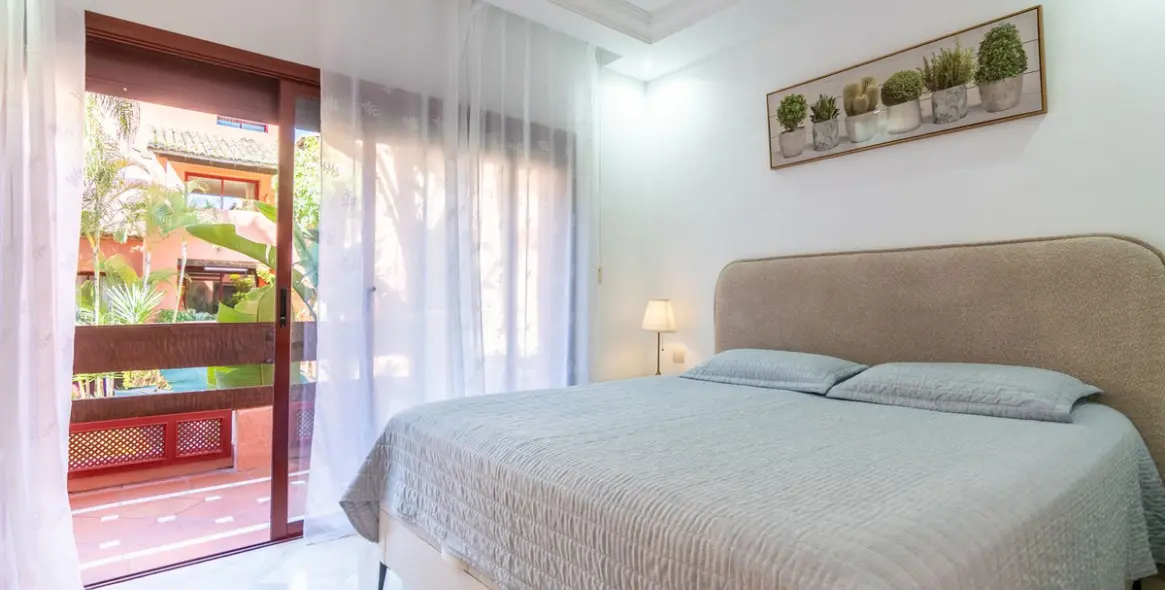 Venta de apartamento en planta media en Elviria 9
