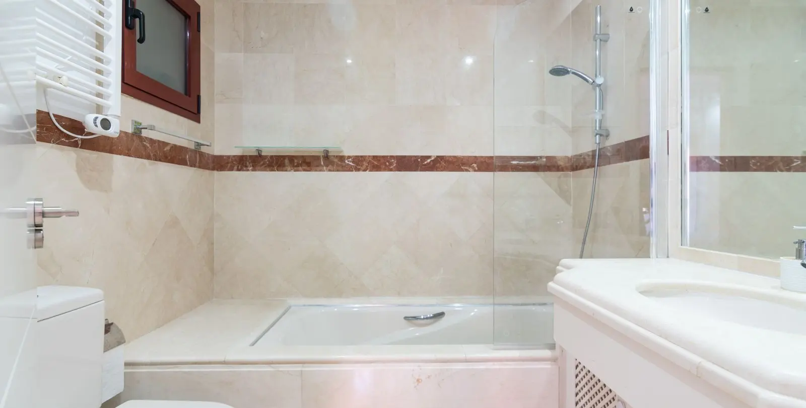 Продажа апартаментов на среднем этаже в Elviria 10