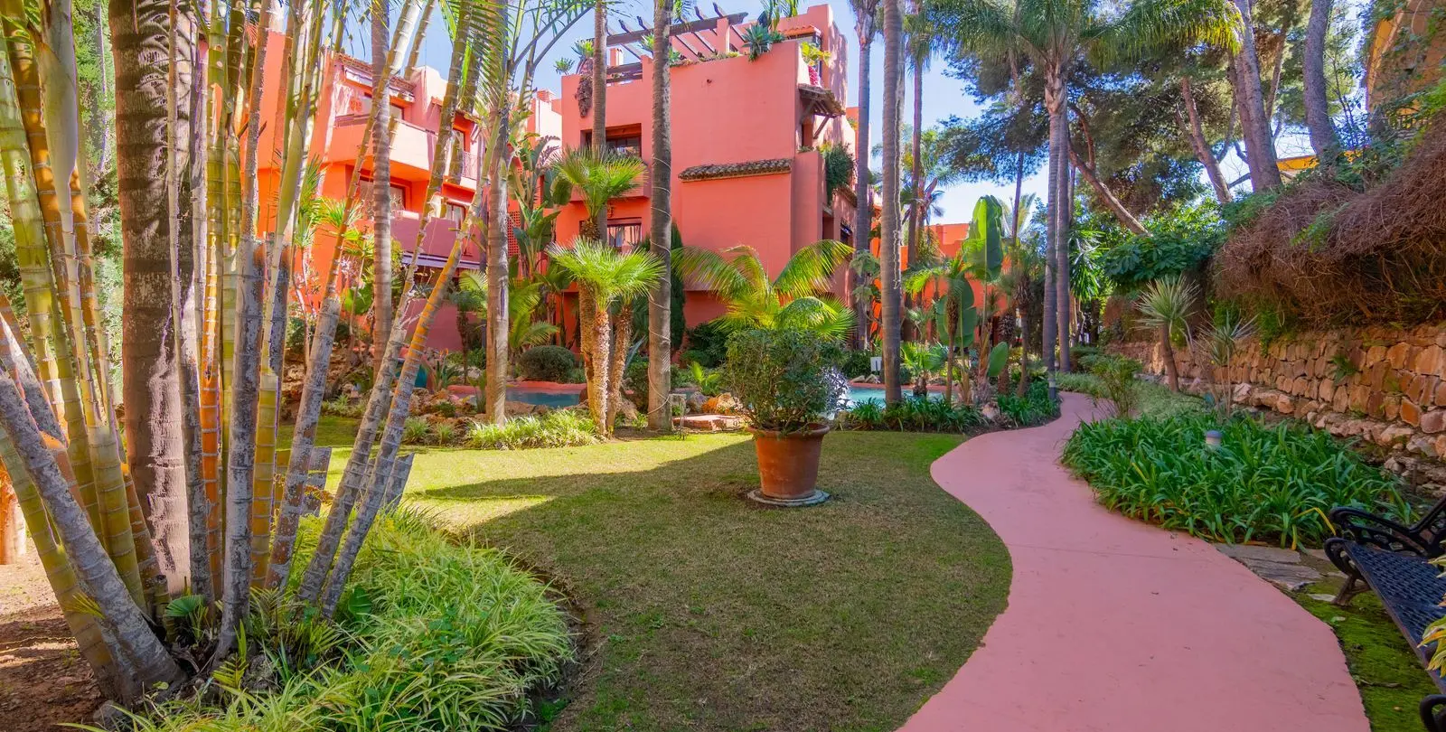 Продажа апартаментов на среднем этаже в Elviria 22