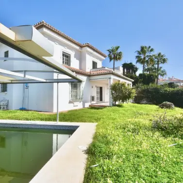 Venta de villa independiente en La Cala de Mijas