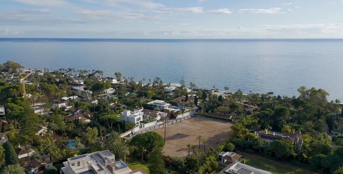 Venta de parcela residencial en Los Monteros 1