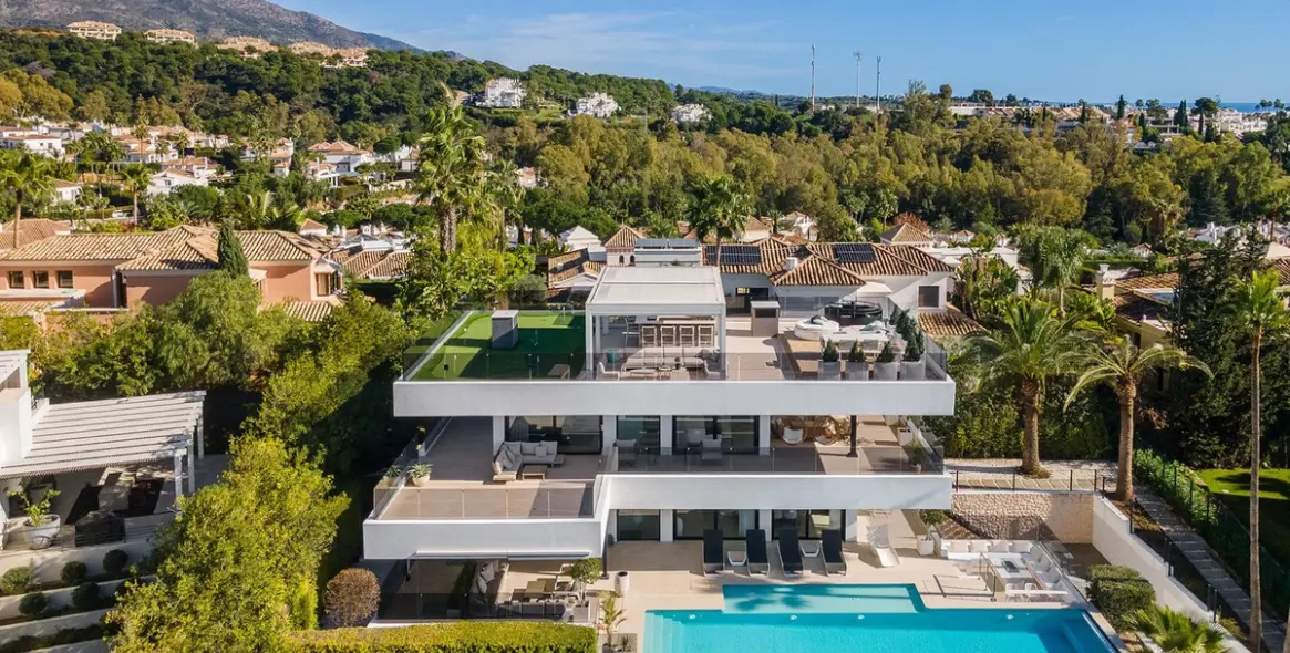 Venta de villa independiente en Marbella 1